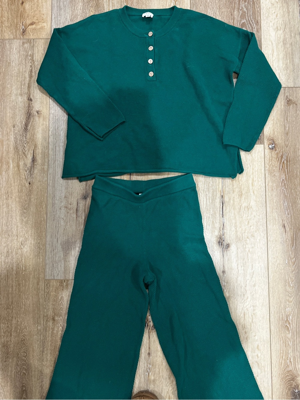 Le Lis Green Waffle Set